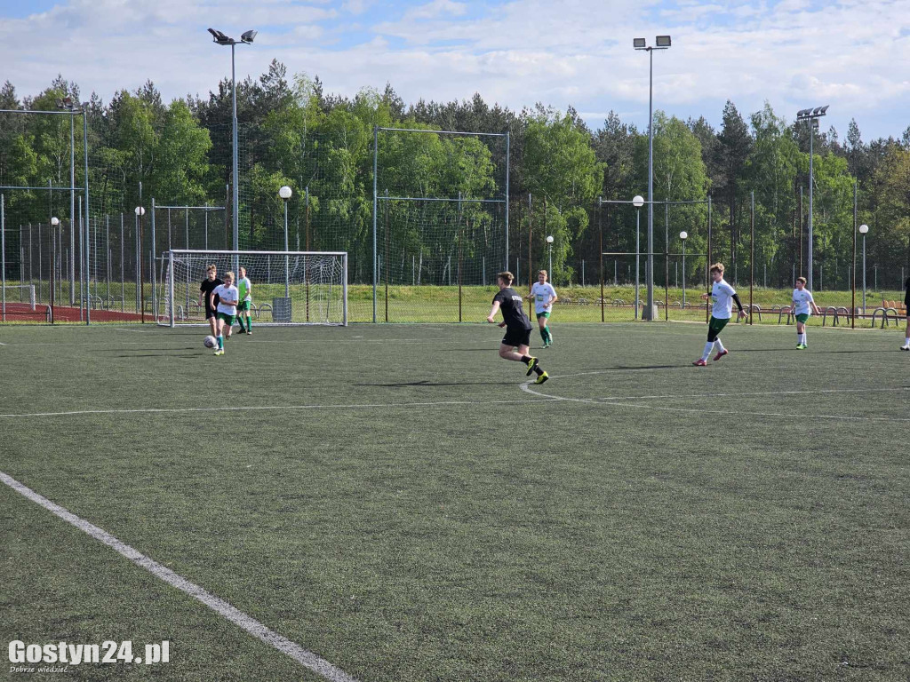 Turniej MDP na orliku w Piaskach