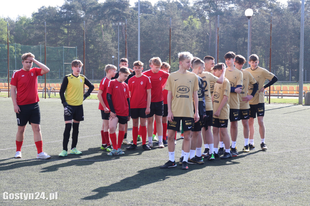 Turniej MDP na orliku w Piaskach