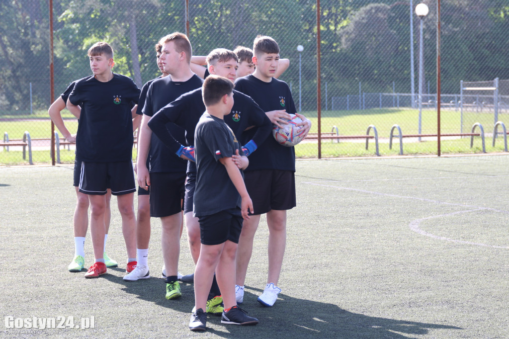 Turniej MDP na orliku w Piaskach