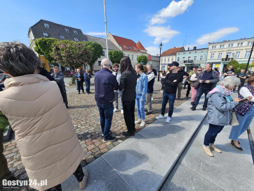 Krzysztof Bosak na rynku w Gostyniu