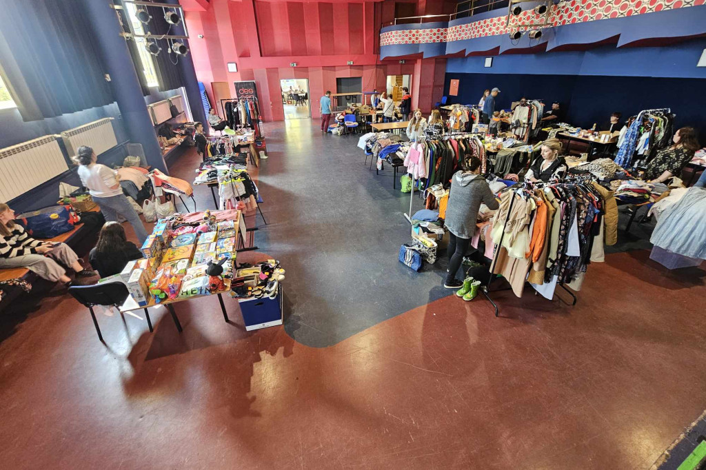 Klamoteka w GOK Hutnik w Gostyniu