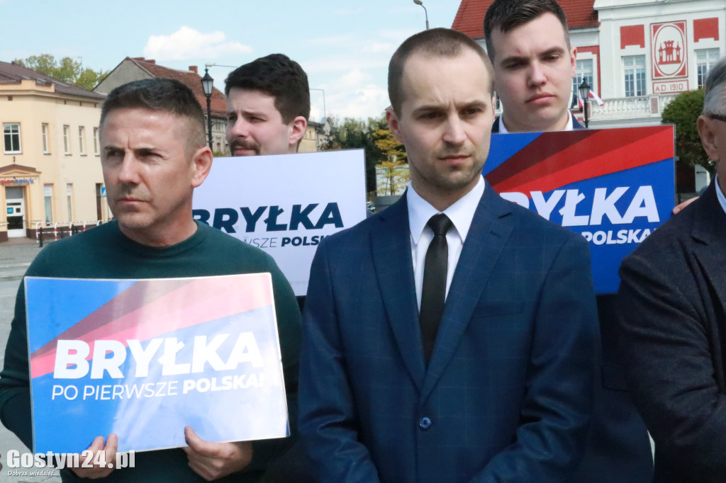 Krzysztof Bosak na rynku w Gostyniu