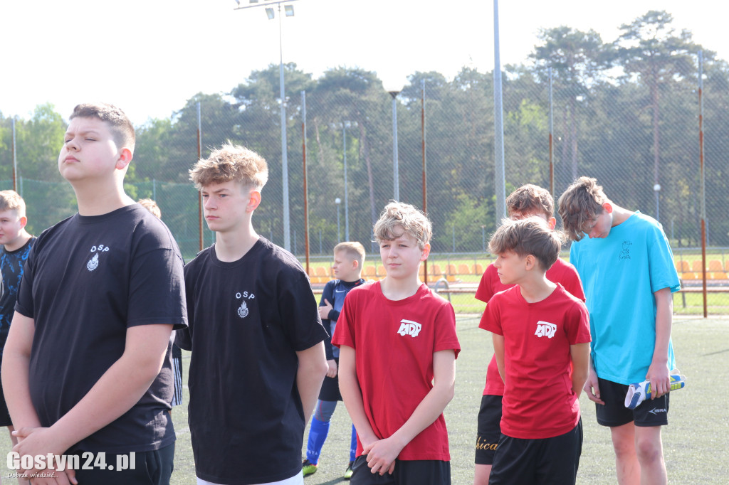 Turniej MDP na orliku w Piaskach