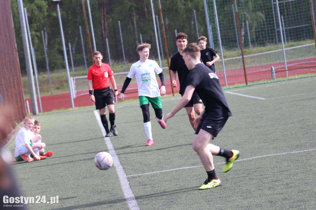 Turniej MDP na orliku w Piaskach