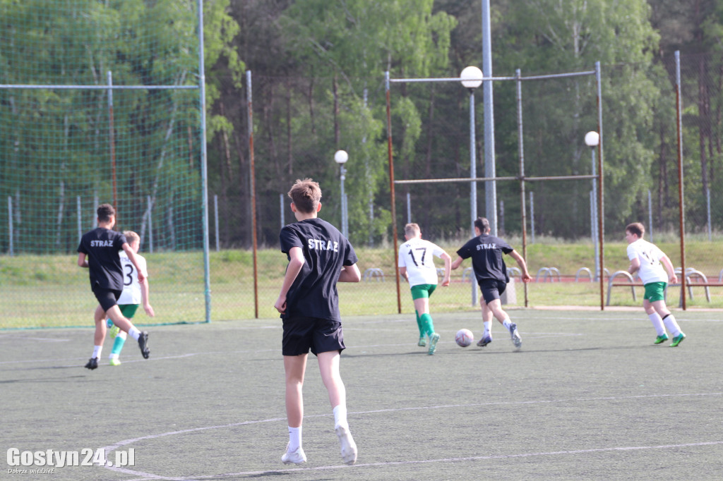 Turniej MDP na orliku w Piaskach