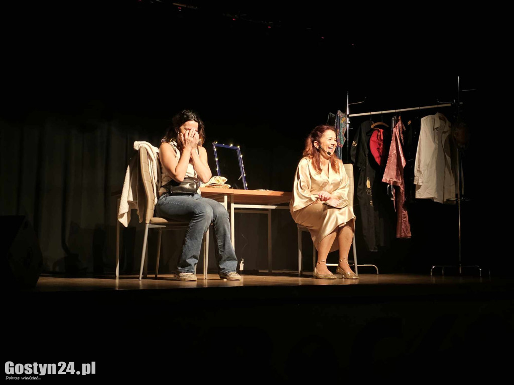 Spektakl Nago w Kisielu w CKiB w Piaskach