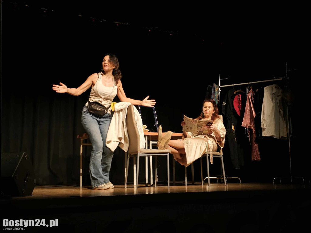 Spektakl Nago w Kisielu w CKiB w Piaskach