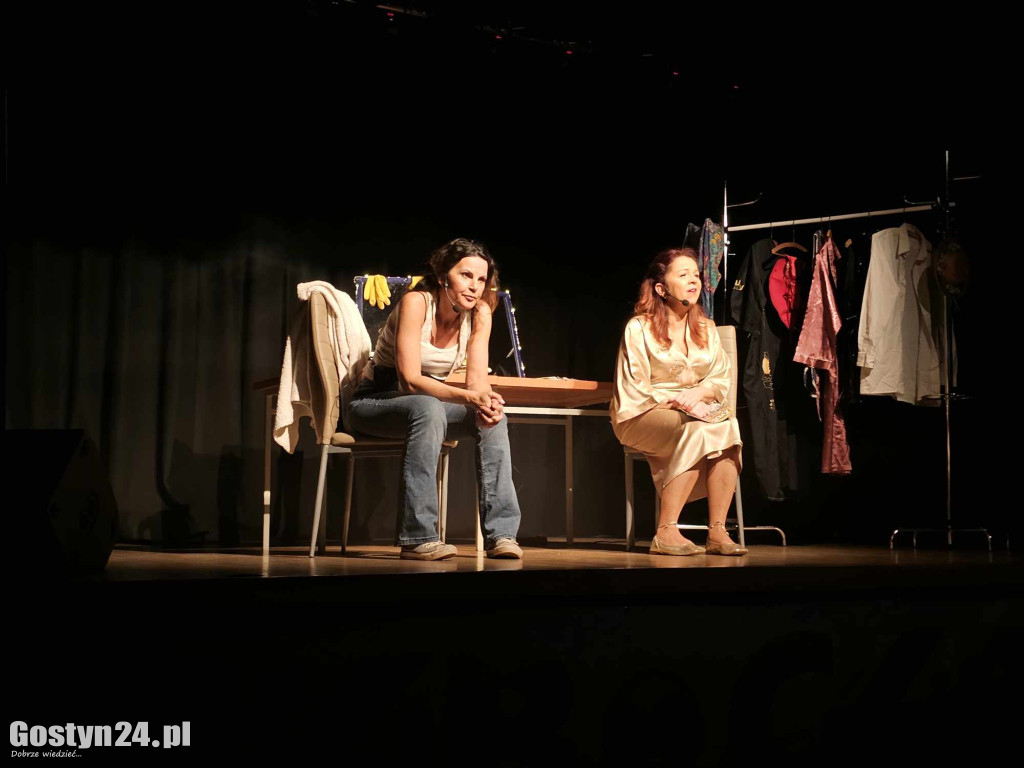 Spektakl Nago w Kisielu w CKiB w Piaskach