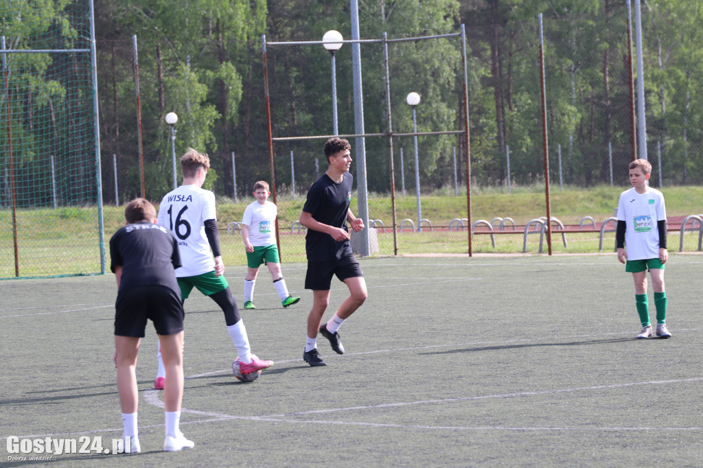 Turniej MDP na orliku w Piaskach