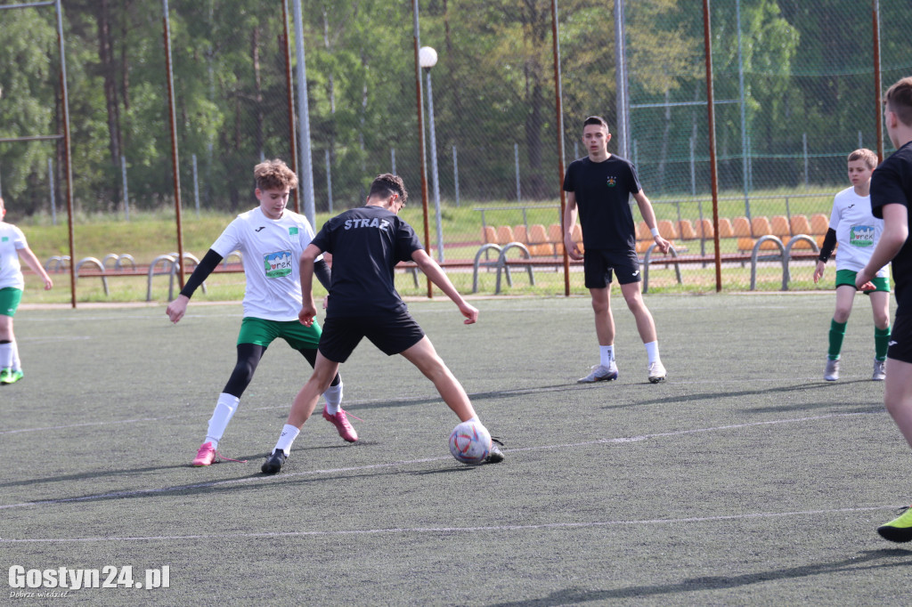 Turniej MDP na orliku w Piaskach