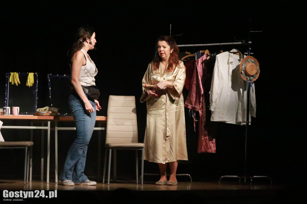 Spektakl Nago w Kisielu w CKiB w Piaskach