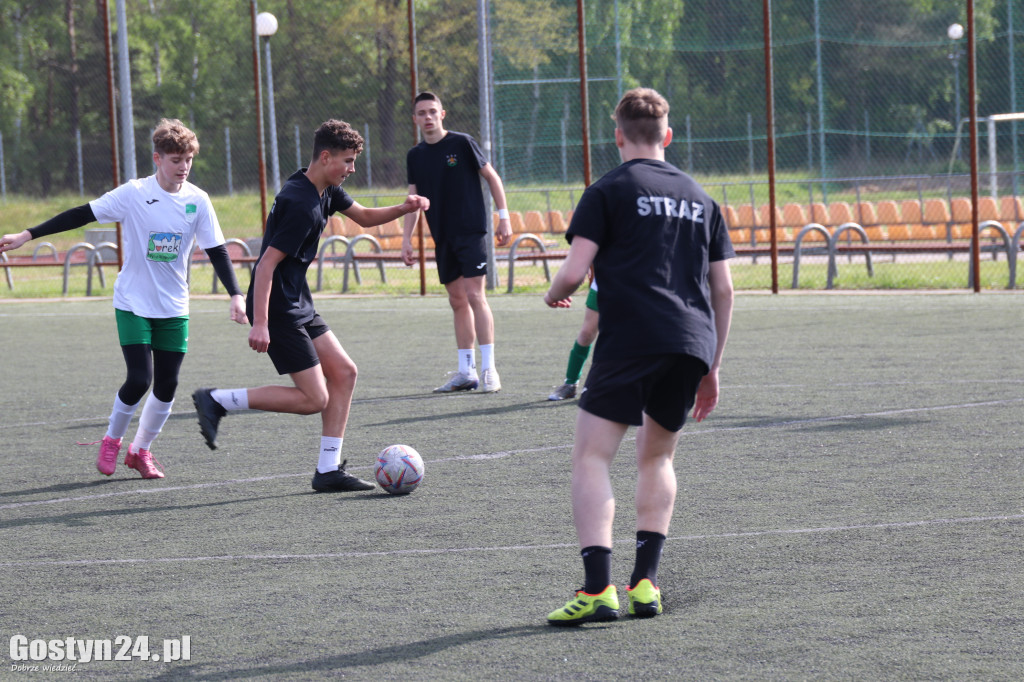 Turniej MDP na orliku w Piaskach