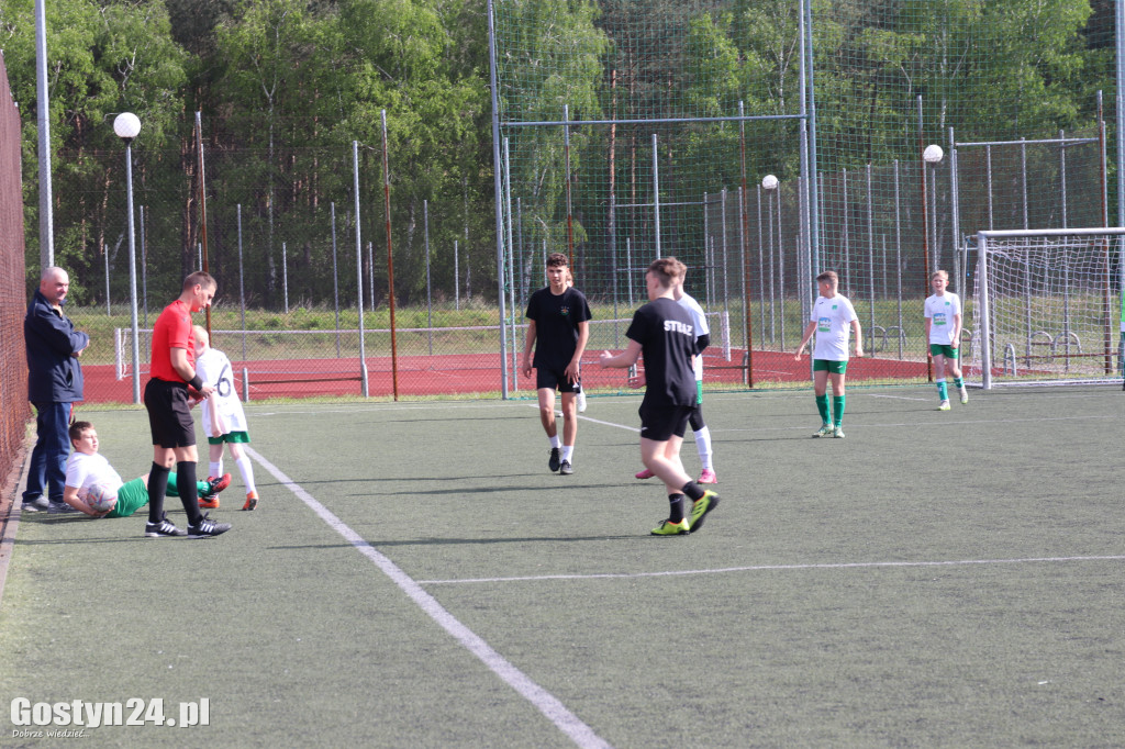 Turniej MDP na orliku w Piaskach