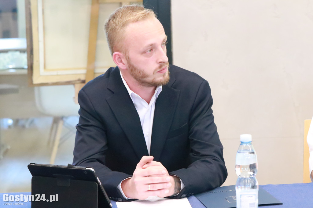 Sesja inaugurująca nową kadencję w Krobi