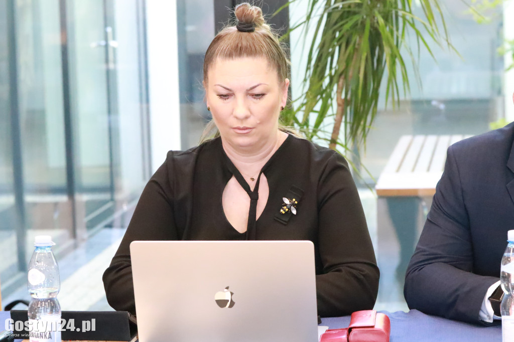 Sesja inaugurująca nową kadencję w Krobi