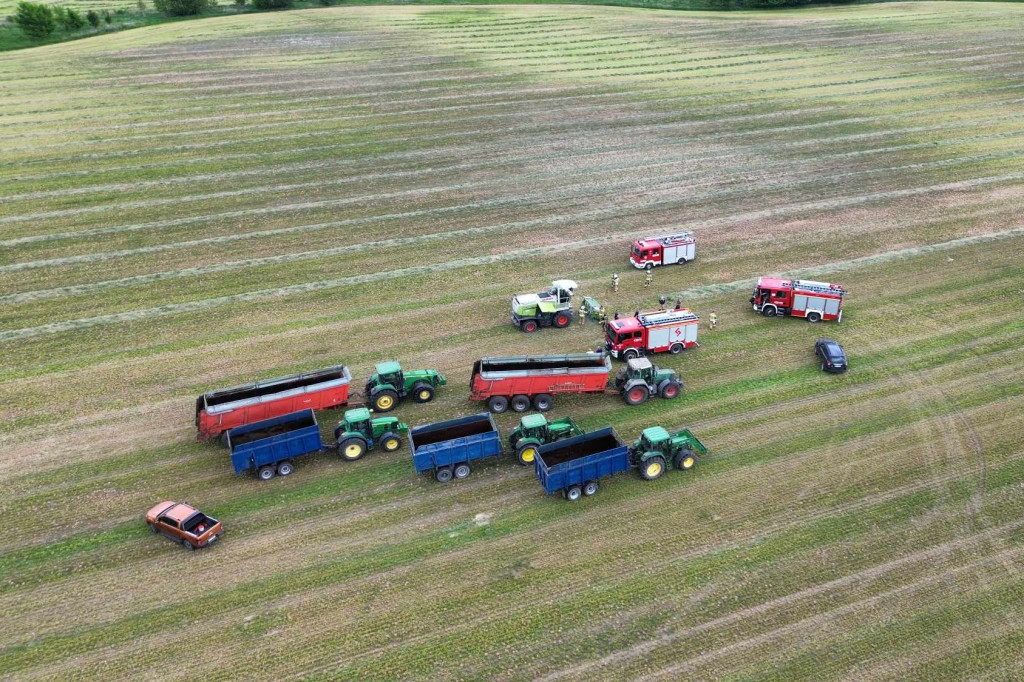 Pożar siaczkarni polowej w rejonie Jeżewa