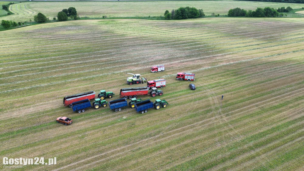 Pożar siaczkarni polowej w rejonie Jeżewa