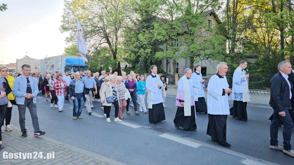 Pierwsza w tym roku Procesja Fatimska ulicami Gostynia