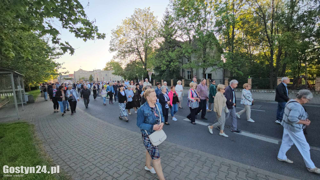 Pierwsza w tym roku Procesja Fatimska ulicami Gostynia