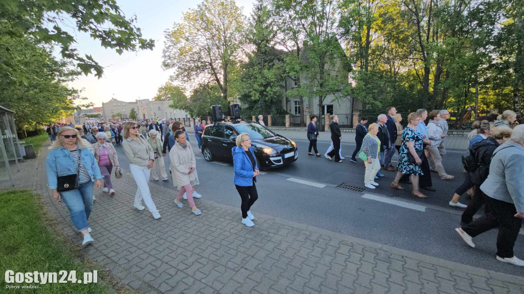Pierwsza w tym roku Procesja Fatimska ulicami Gostynia