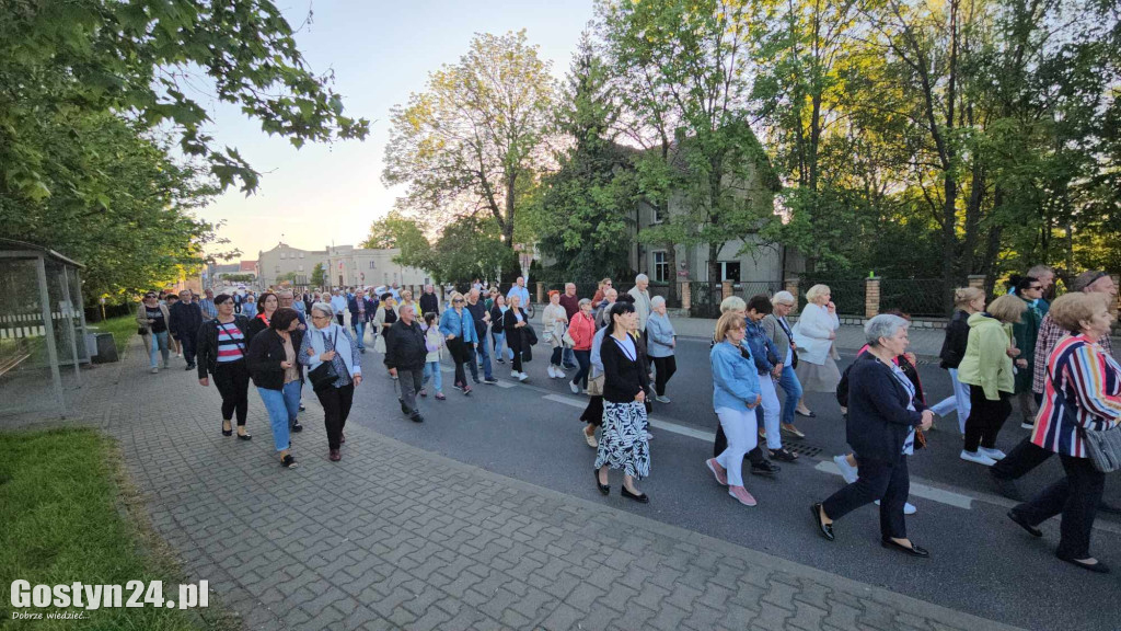 Pierwsza w tym roku Procesja Fatimska ulicami Gostynia