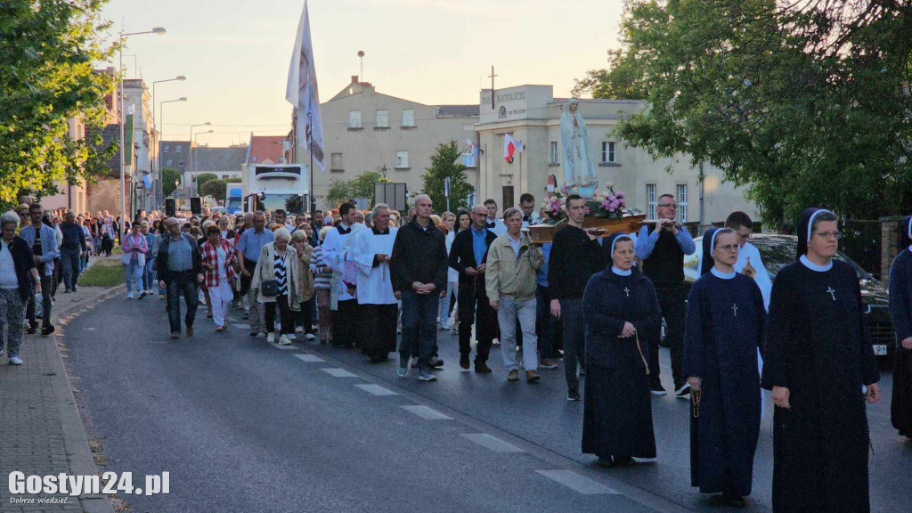 Pierwsza w tym roku Procesja Fatimska ulicami Gostynia