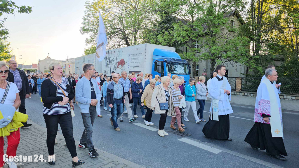 Pierwsza w tym roku Procesja Fatimska ulicami Gostynia