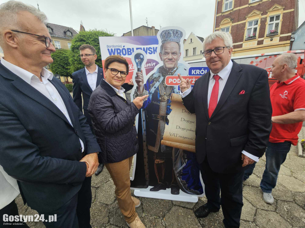Konferencja PiS z Beata Szydło na rynku w Poniecu