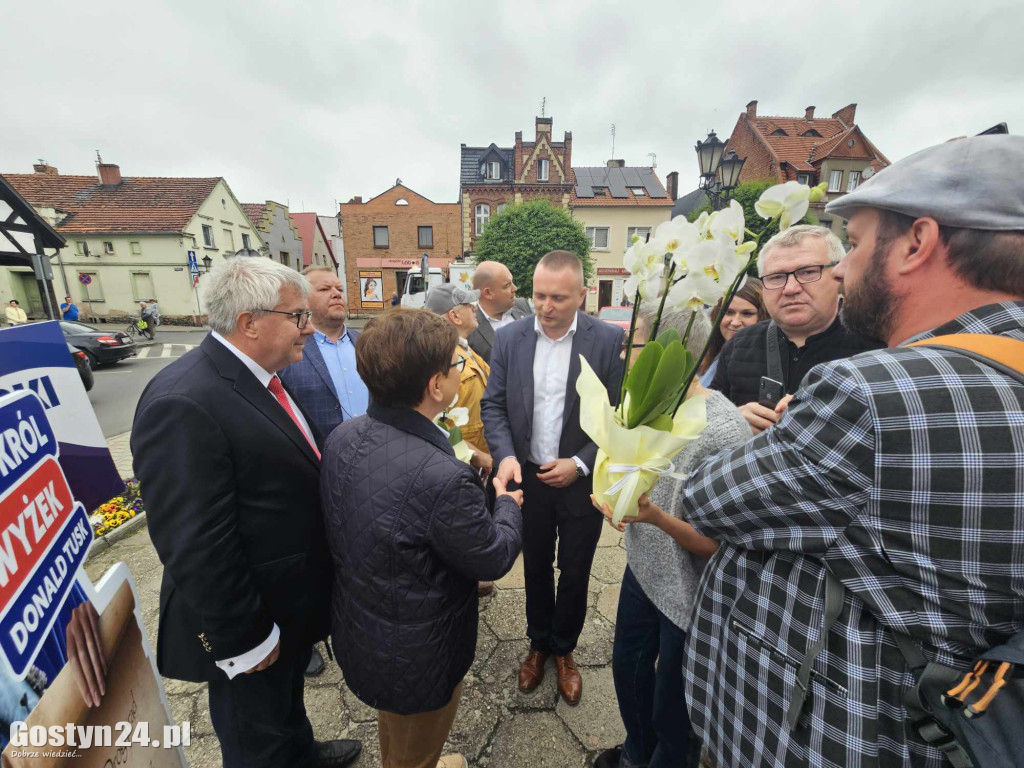 Konferencja PiS z Beata Szydło na rynku w Poniecu