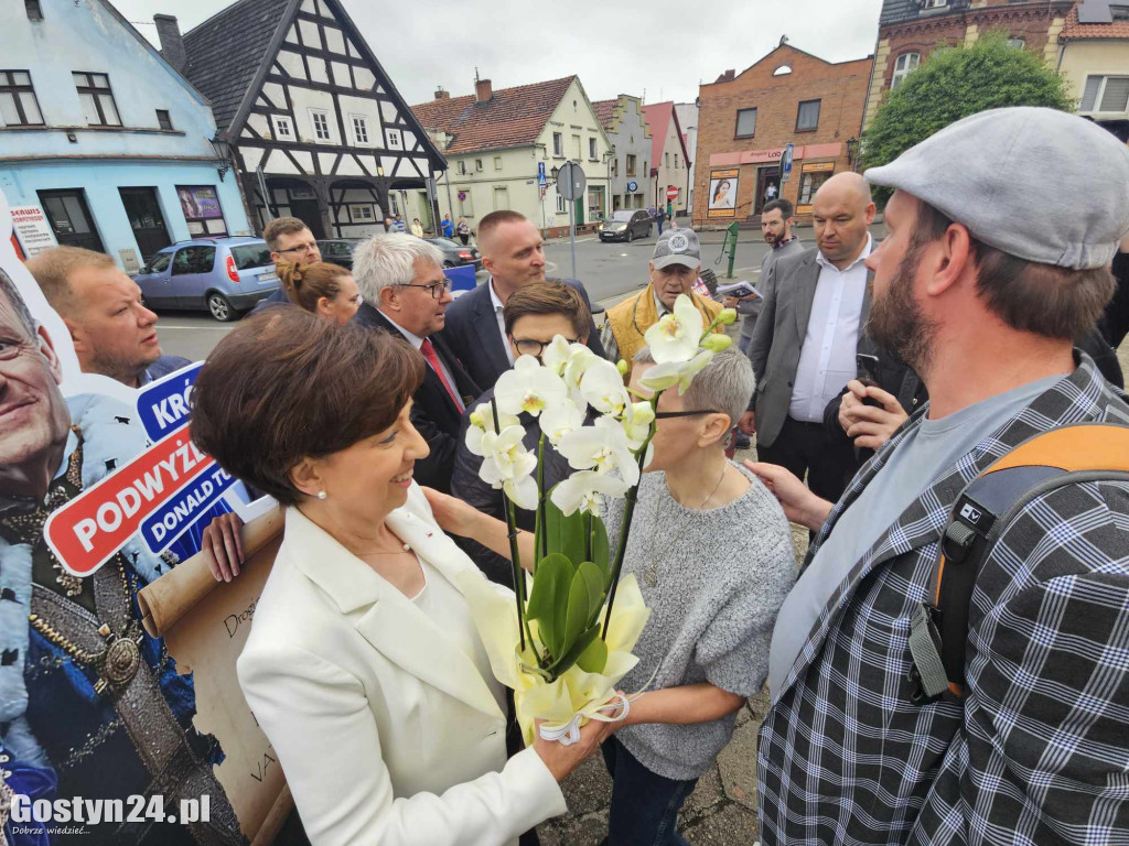 Konferencja PiS z Beata Szydło na rynku w Poniecu