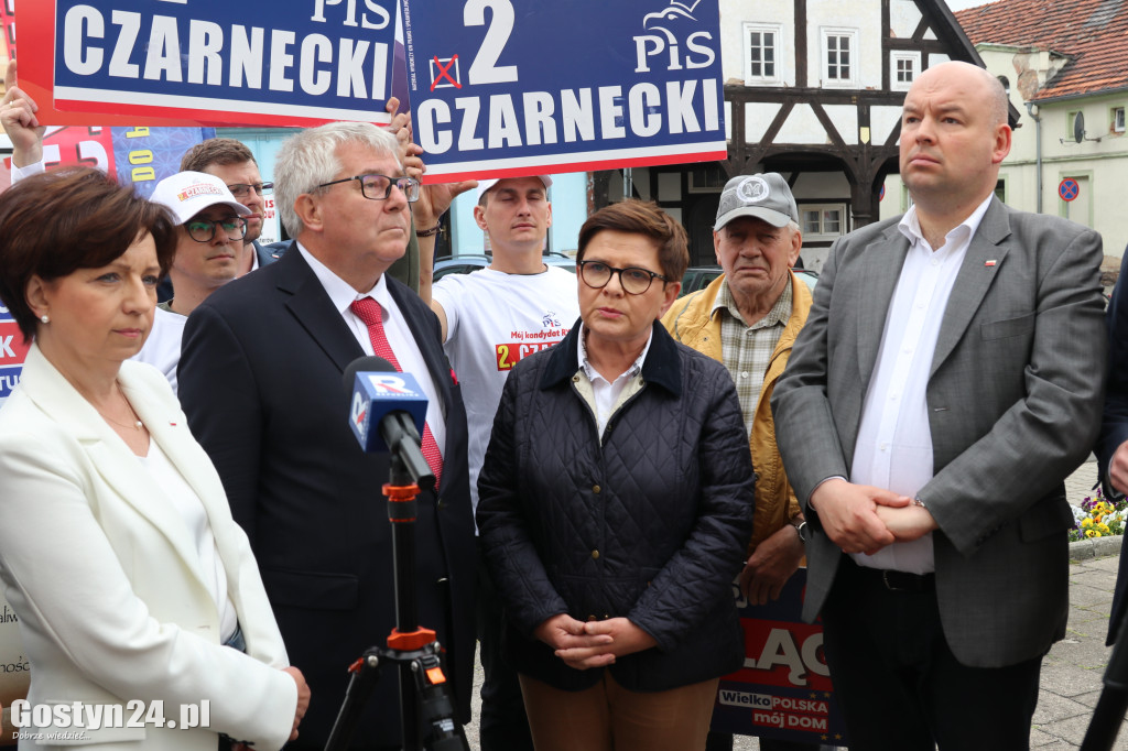 Konferencja PiS z Beata Szydło na rynku w Poniecu