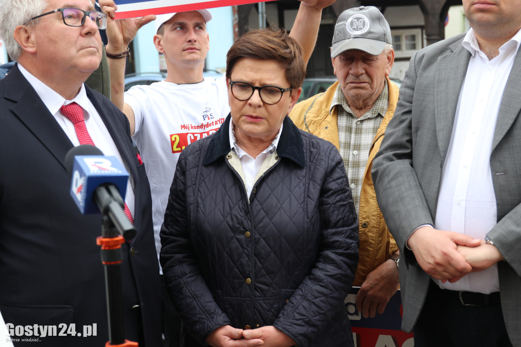 Konferencja PiS z Beata Szydło na rynku w Poniecu