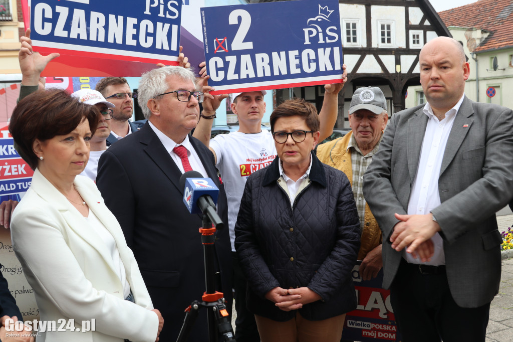 Konferencja PiS z Beata Szydło na rynku w Poniecu