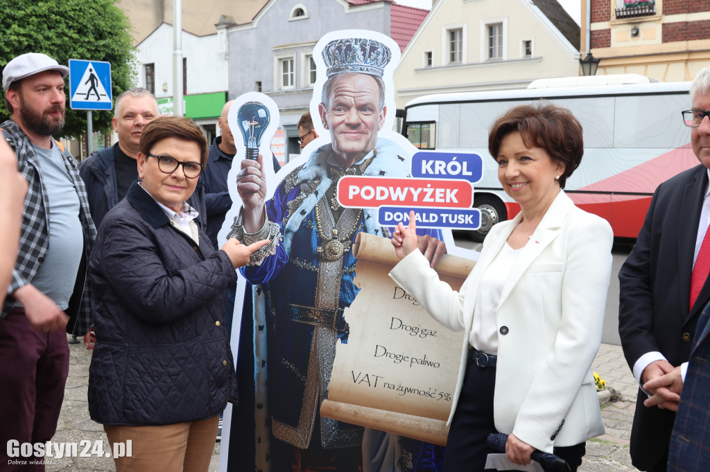 Konferencja PiS z Beata Szydło na rynku w Poniecu