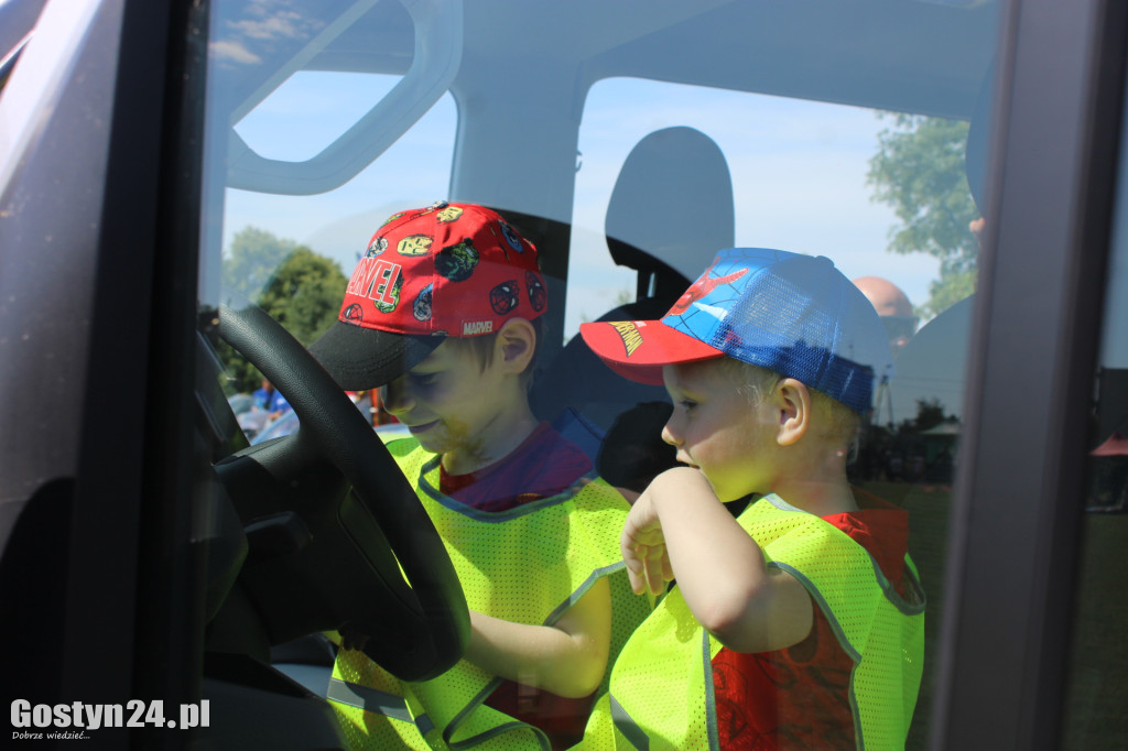 Piknik Militarny z okazji Dnia Dziecka w Karolewie