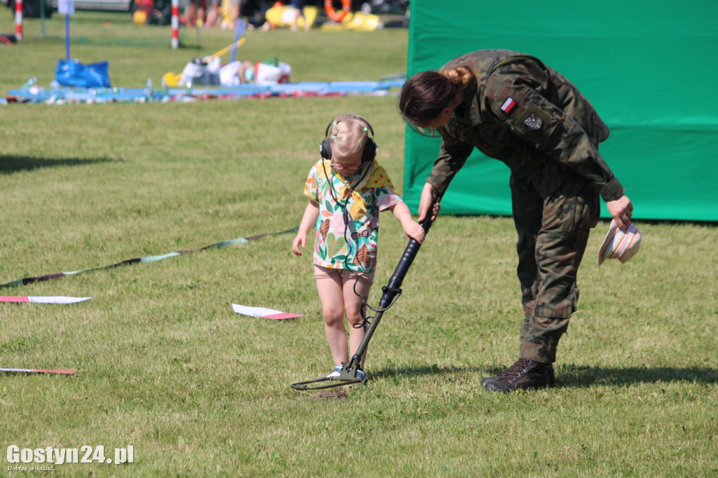 Piknik Militarny z okazji Dnia Dziecka w Karolewie