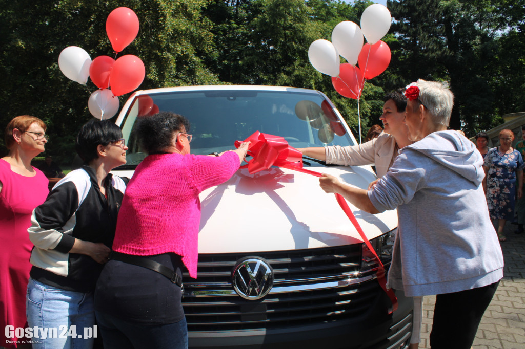 Nowy Volkswagen dla DPS w Chwałkowie.