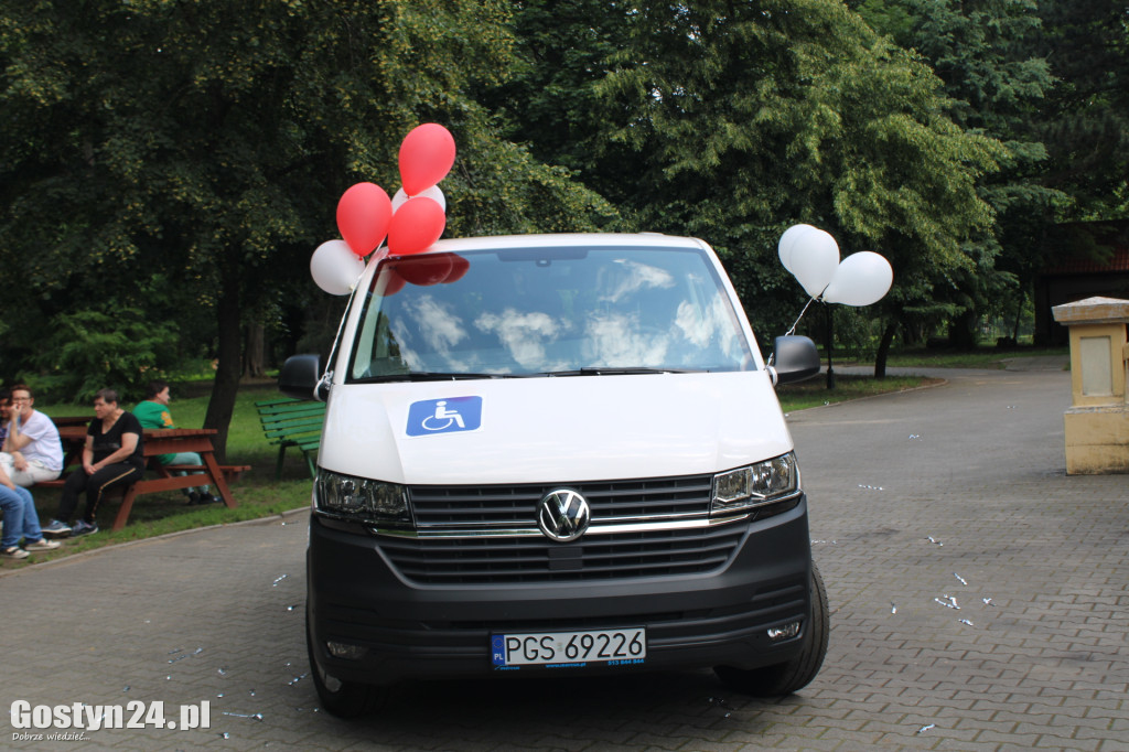 Nowy Volkswagen dla DPS w Chwałkowie.