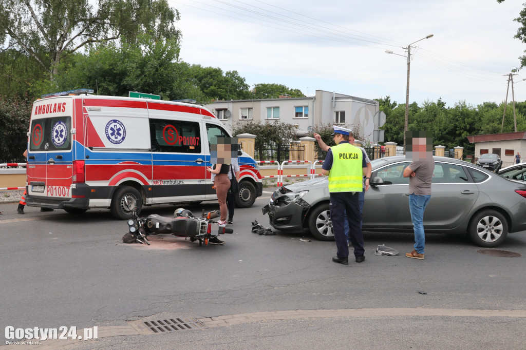 Wypadek na skrzyżowaniu w Karolewie