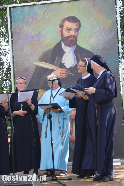 Festyn u sióstr służebniczek w Podrzeczu