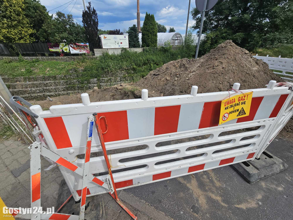 Trwa wymiana rurociągu przy ul. Jana Pawła II w Gostyniu