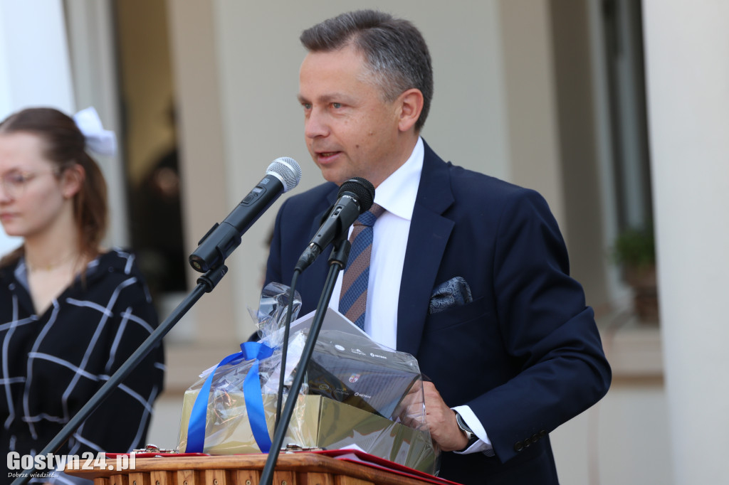 Pożegnanie Ewy Bayer wicedyrektor ZSR w Grabonogu przechodzi na emeryturę