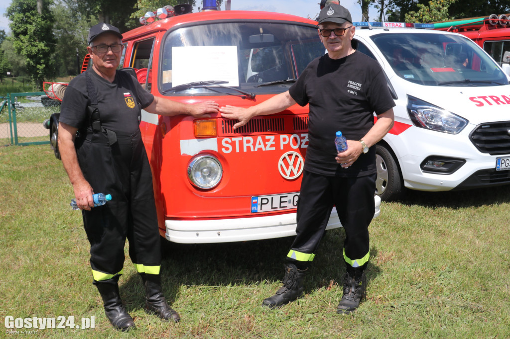 Strażacki Piknik Historyczny w Dzięczynie