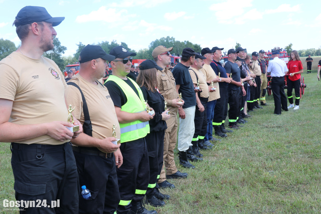 Strażacki Piknik Historyczny w Dzięczynie