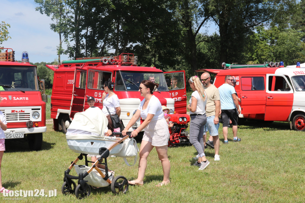 Strażacki Piknik Historyczny w Dzięczynie