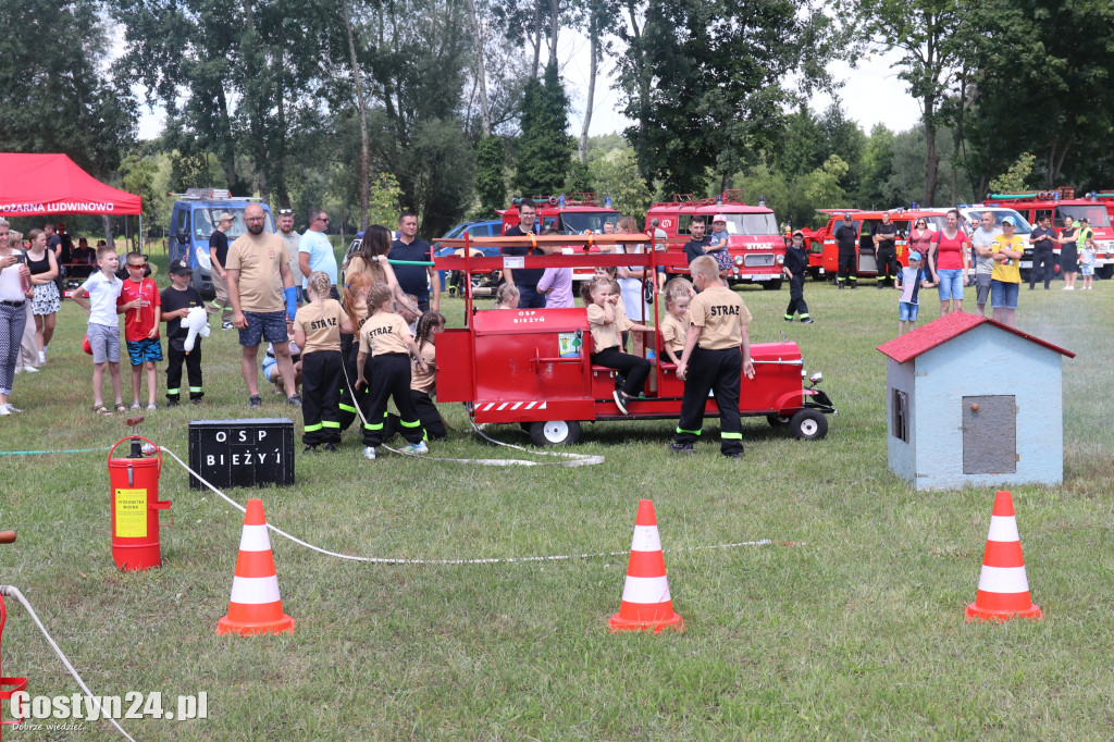 Strażacki Piknik Historyczny w Dzięczynie