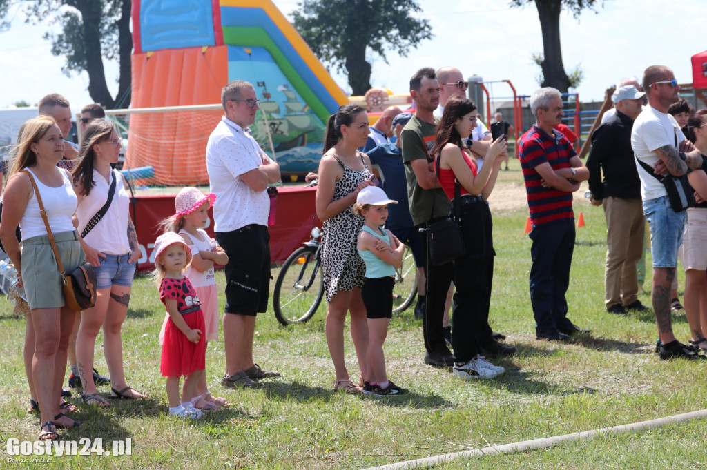 Strażacki Piknik Historyczny w Dzięczynie