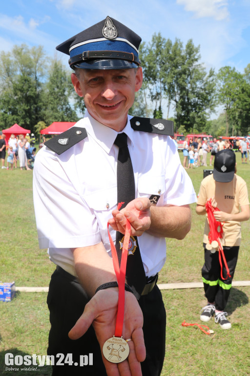 Strażacki Piknik Historyczny w Dzięczynie