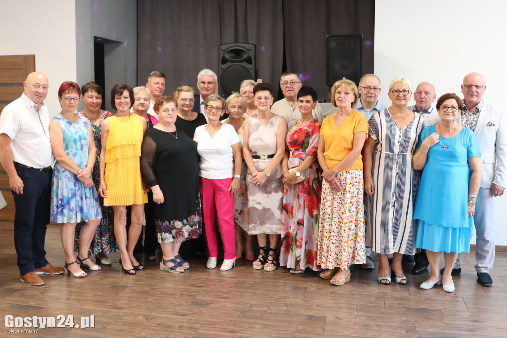 Zjazd absolwentów klas ósmych szkoły w Piaskach po 50 latach