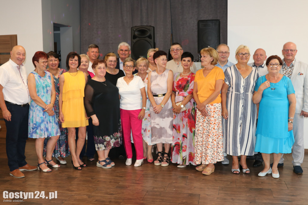 Zjazd absolwentów klas ósmych szkoły w Piaskach po 50 latach